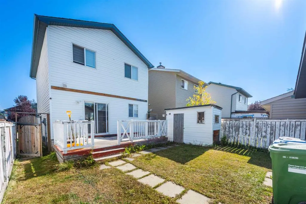 148 Martin Crossing Crescent NE
