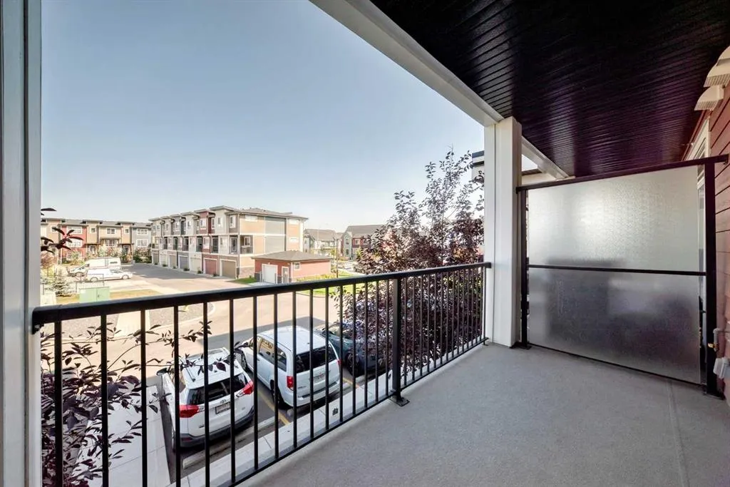 40 Walgrove Walk SE, #207