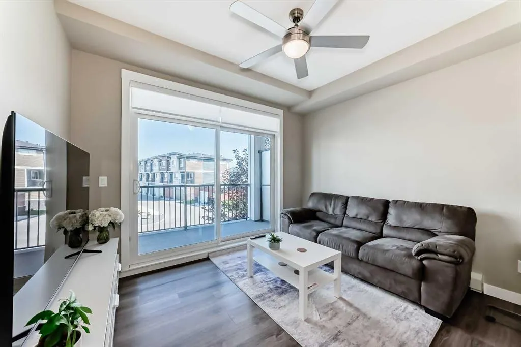 40 Walgrove Walk SE, #207