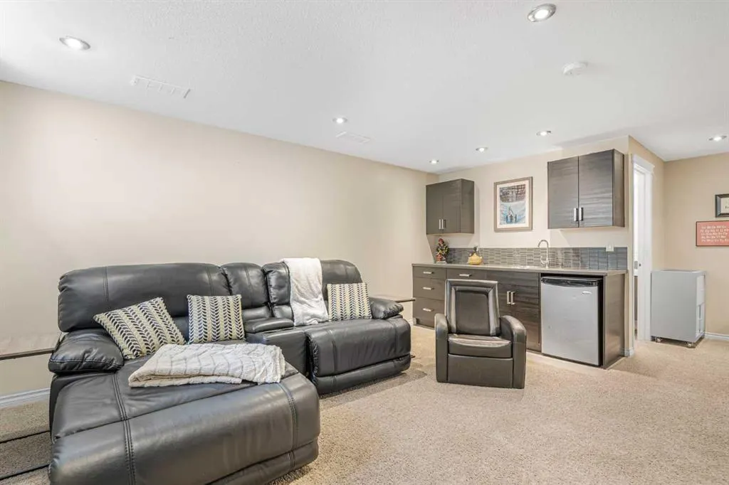 237 Kincora Glen Rise NW