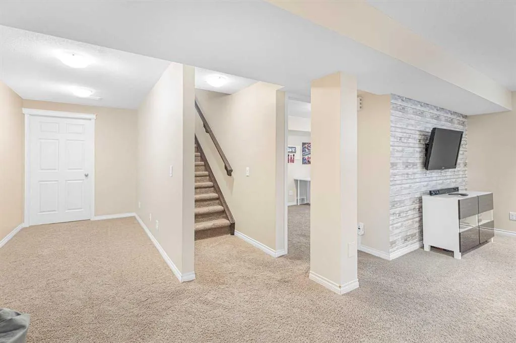237 Kincora Glen Rise NW