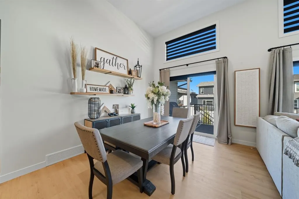 42 Longmire Close
