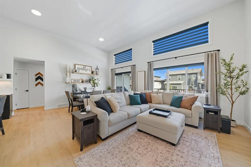 42 Longmire Close