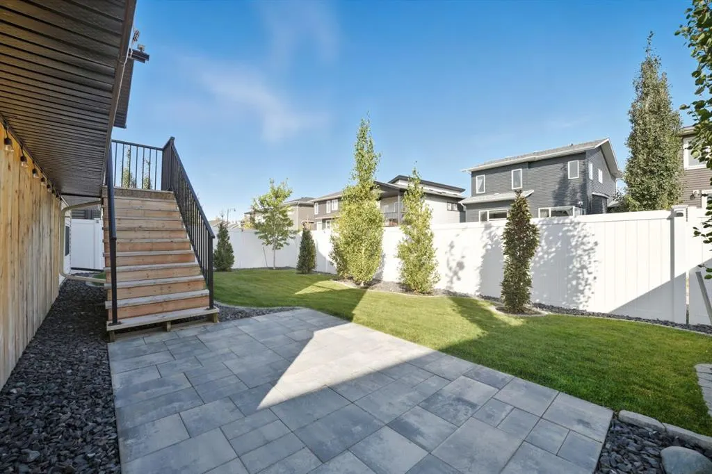 42 Longmire Close