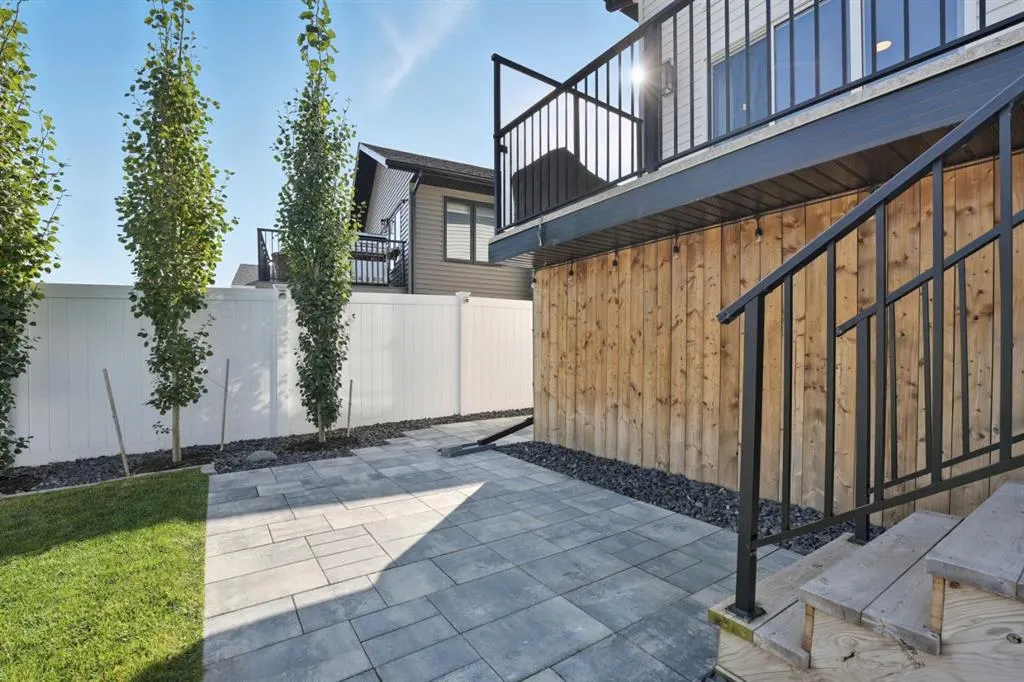 42 Longmire Close