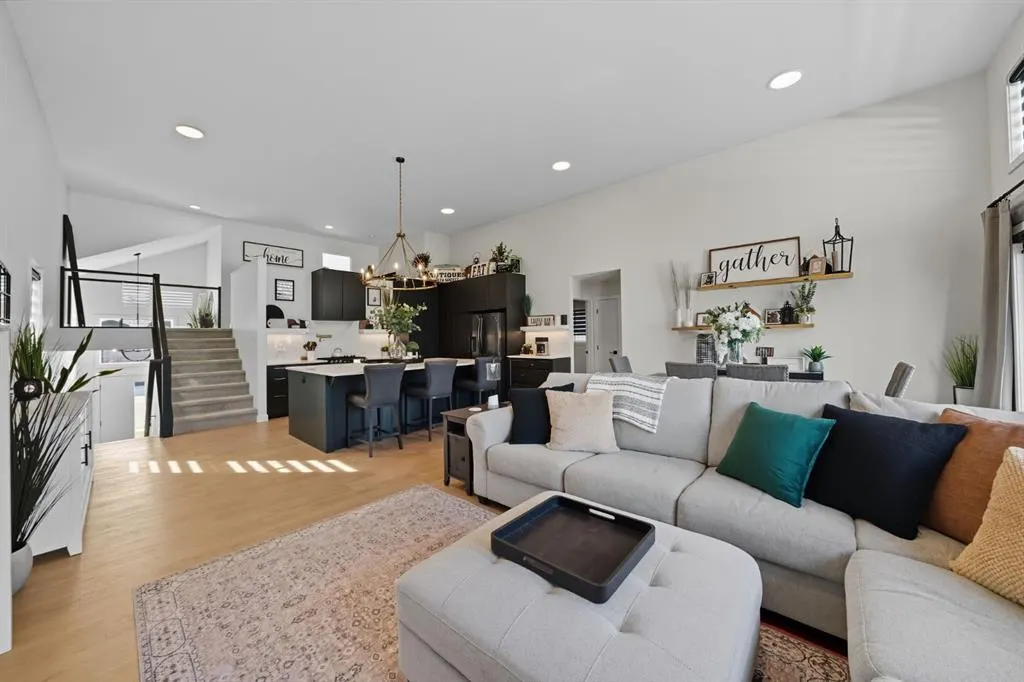42 Longmire Close