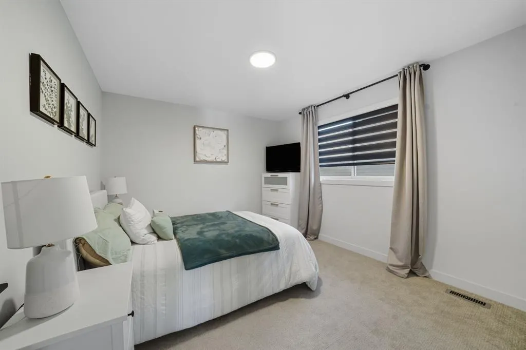 42 Longmire Close