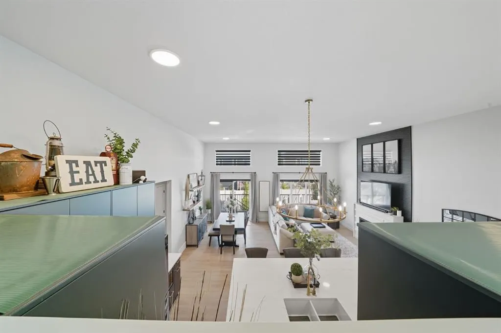 42 Longmire Close