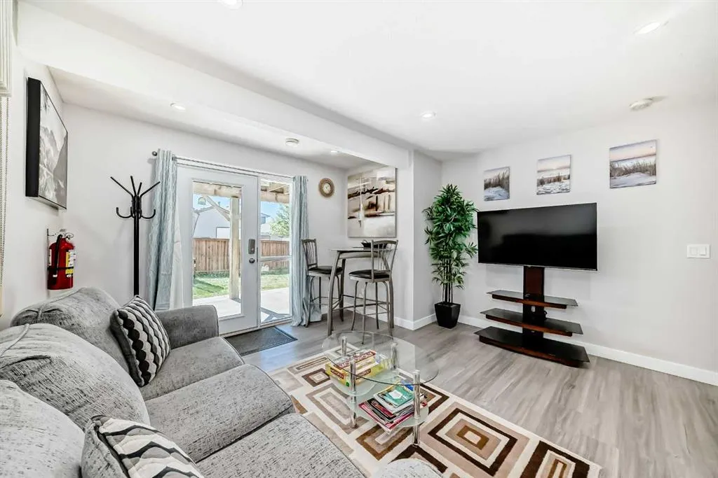53 Evansford Grove NW