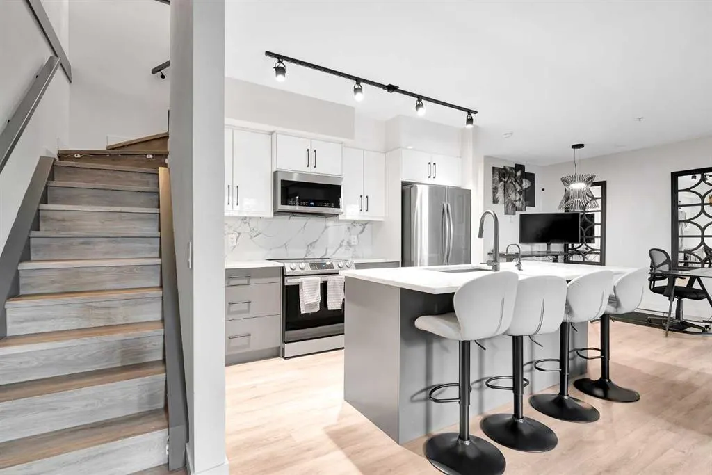 328 21 Avenue SW, #109