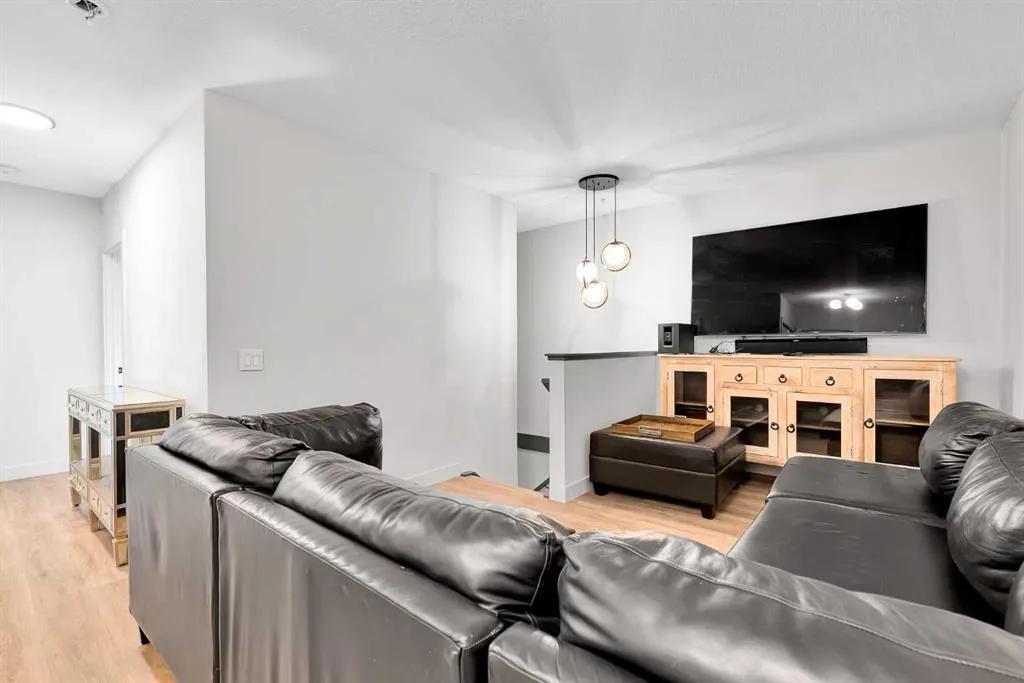 328 21 Avenue SW, #109