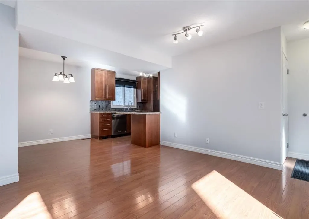 123 13 Avenue NE, #3