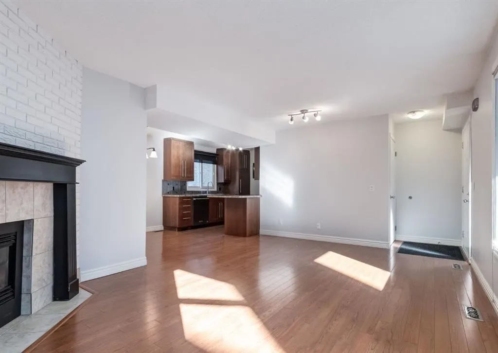 123 13 Avenue NE, #3
