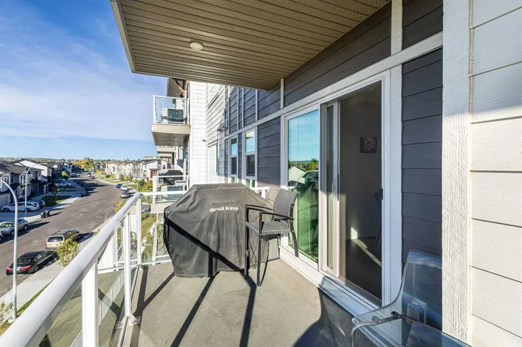 100 Harvest Hills Place NE, #305