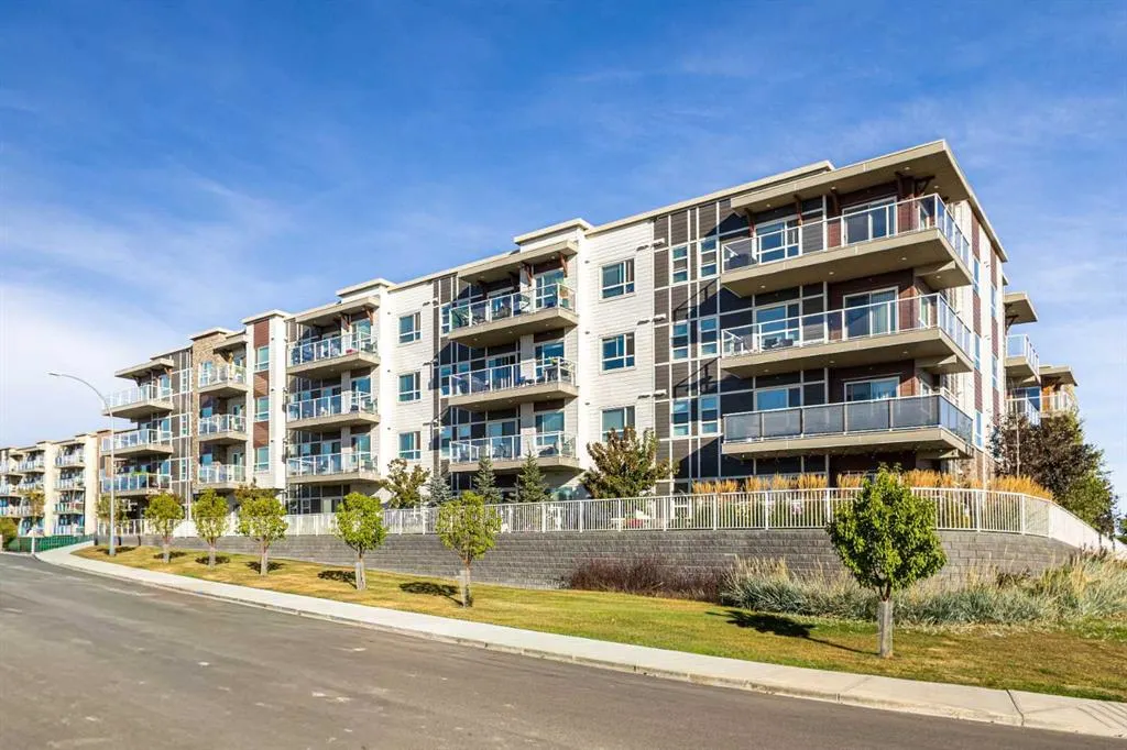100 Harvest Hills Place NE, #305