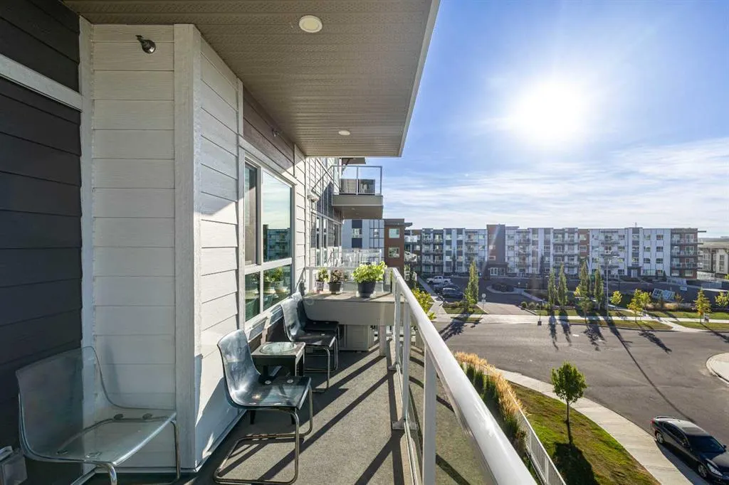 100 Harvest Hills Place NE, #305