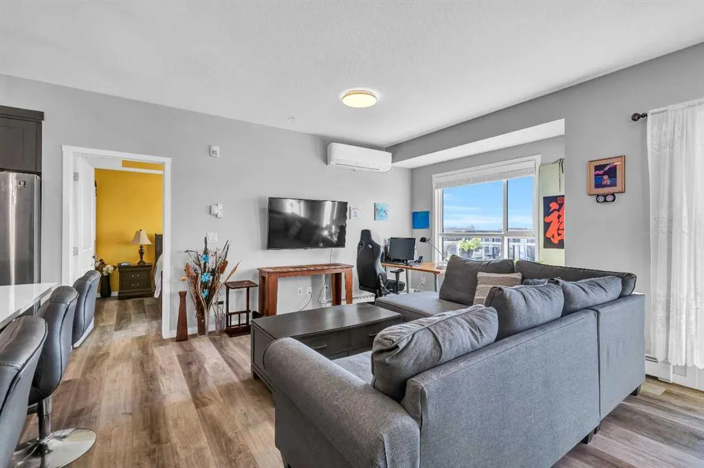 100 Harvest Hills Place NE, #305