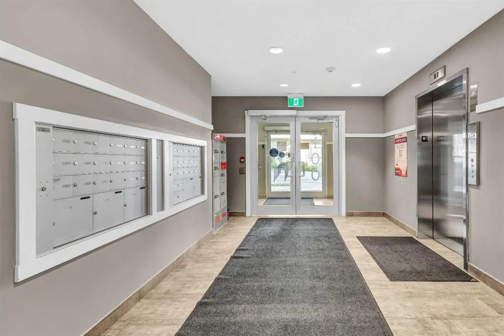 100 Harvest Hills Place NE, #305