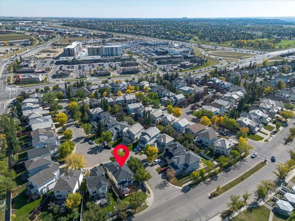 10 Douglas Glen Crescent SE