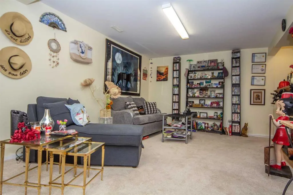1251 Penedo Crescent SE