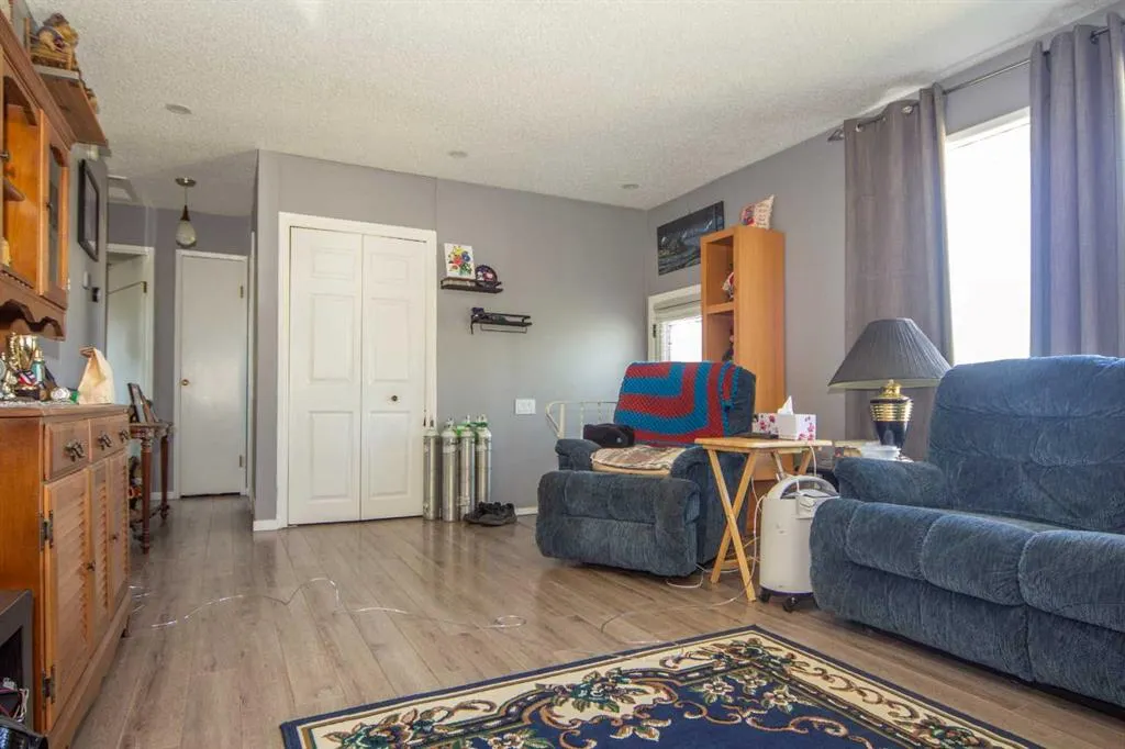 1251 Penedo Crescent SE