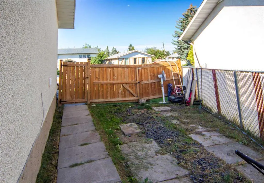 1251 Penedo Crescent SE