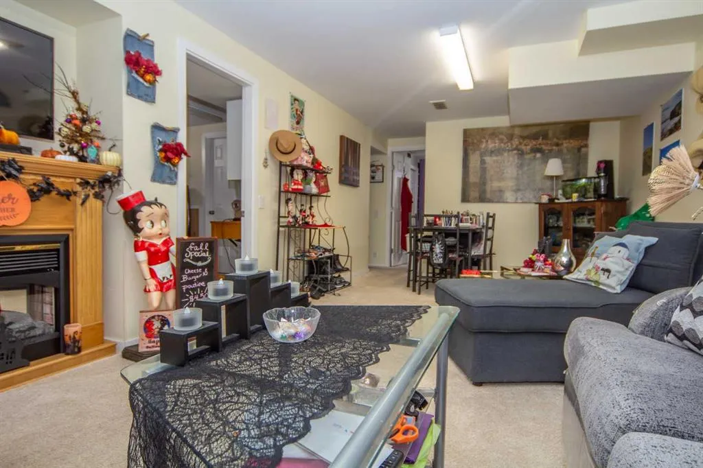 1251 Penedo Crescent SE