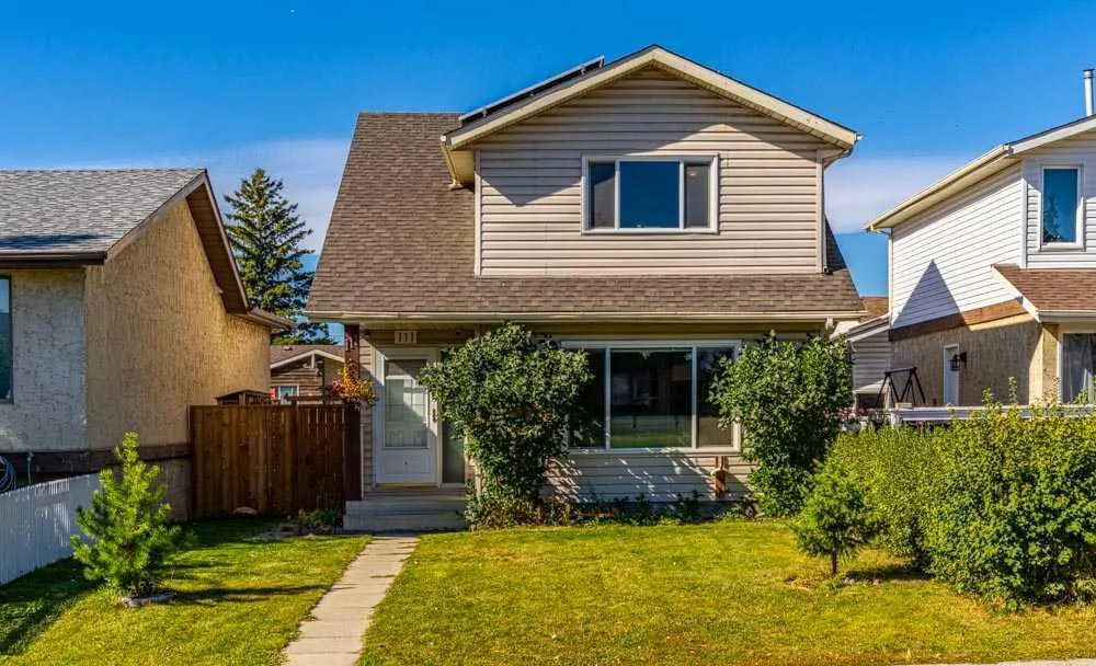111 ABINGER Crescent NE