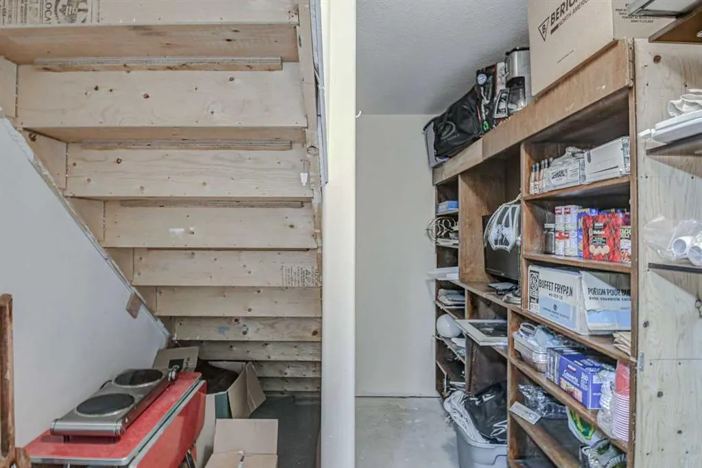 5409 44A Street Close