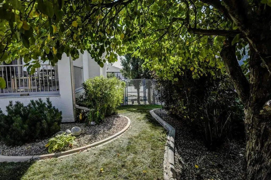 5409 44A Street Close