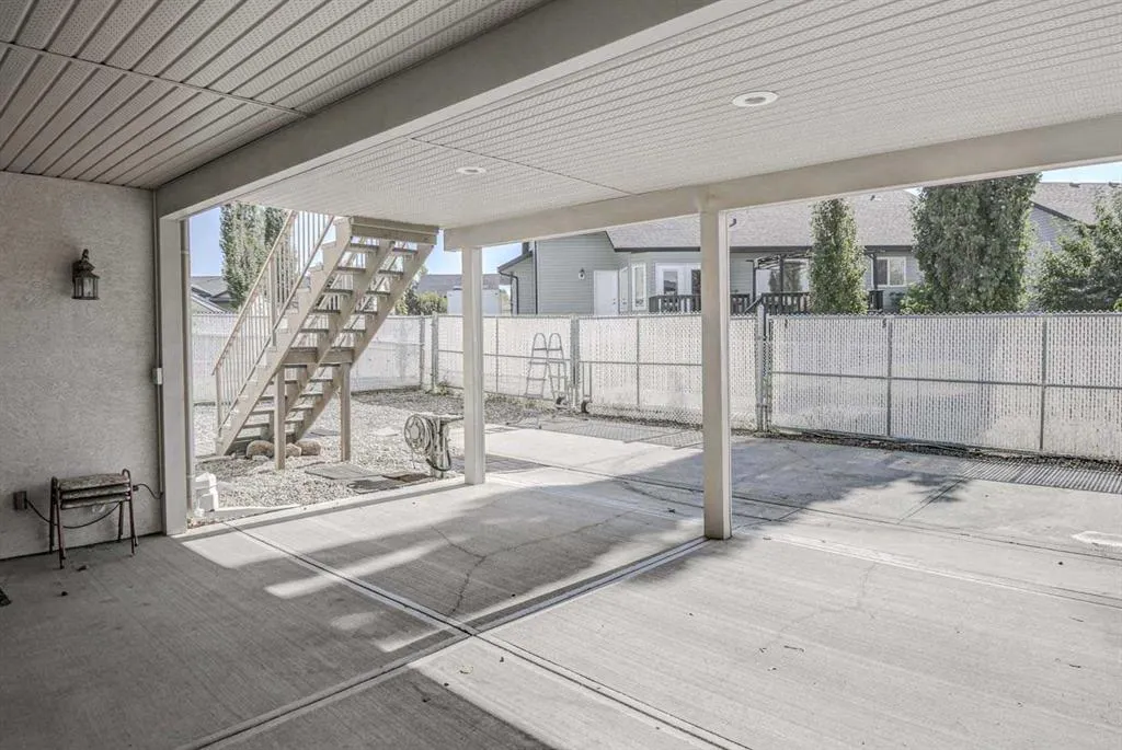 5409 44A Street Close