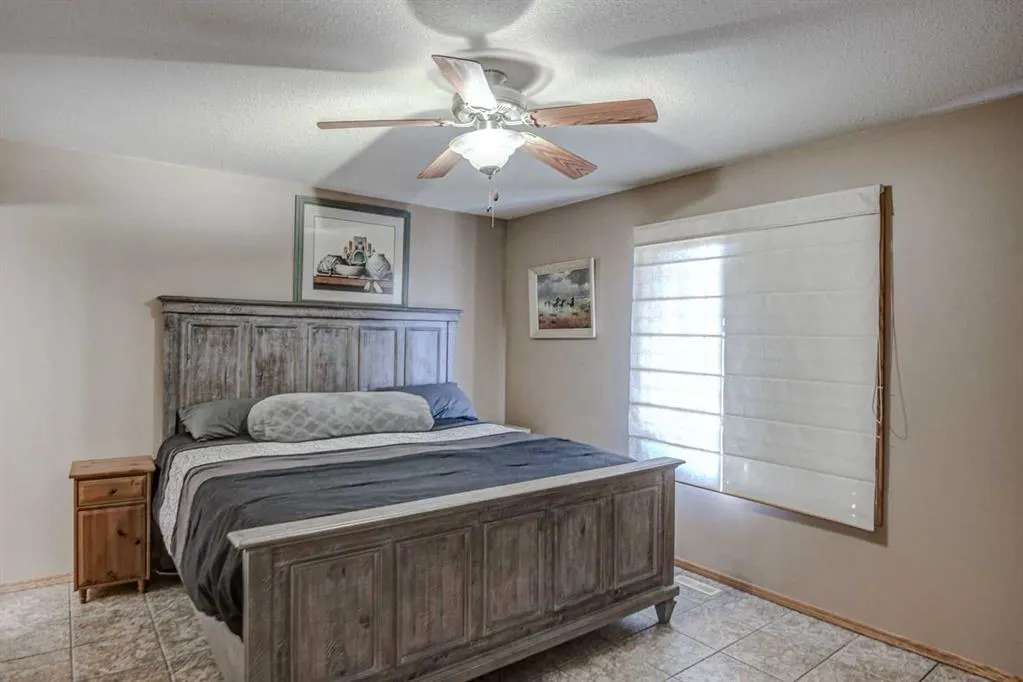5409 44A Street Close