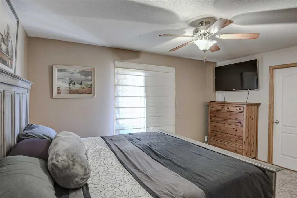 5409 44A Street Close