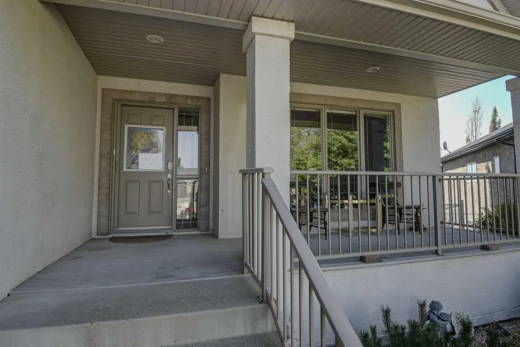 5409 44A Street Close