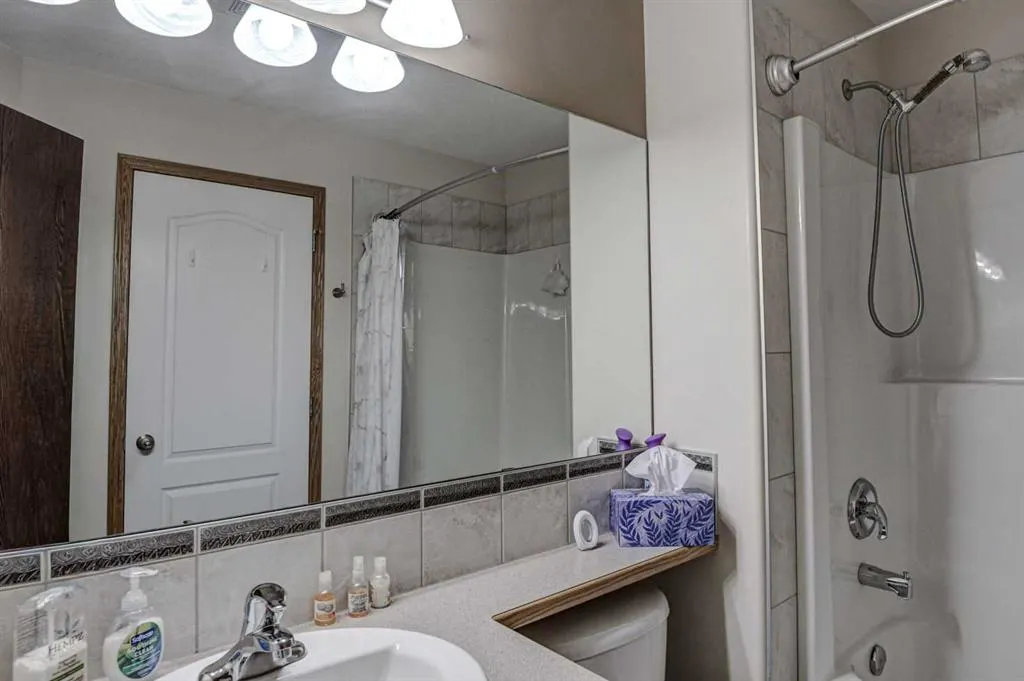 5409 44A Street Close