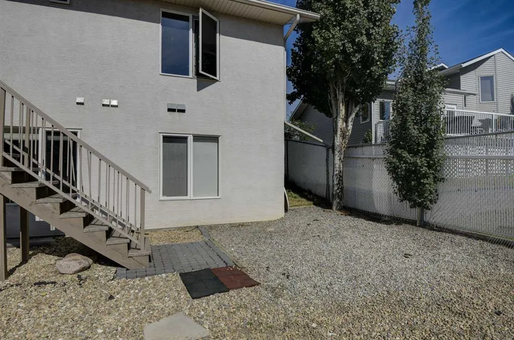 5409 44A Street Close