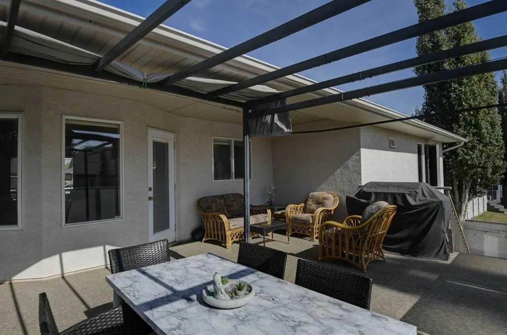 5409 44A Street Close