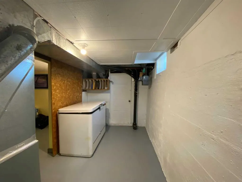 13014 18 Avenue
