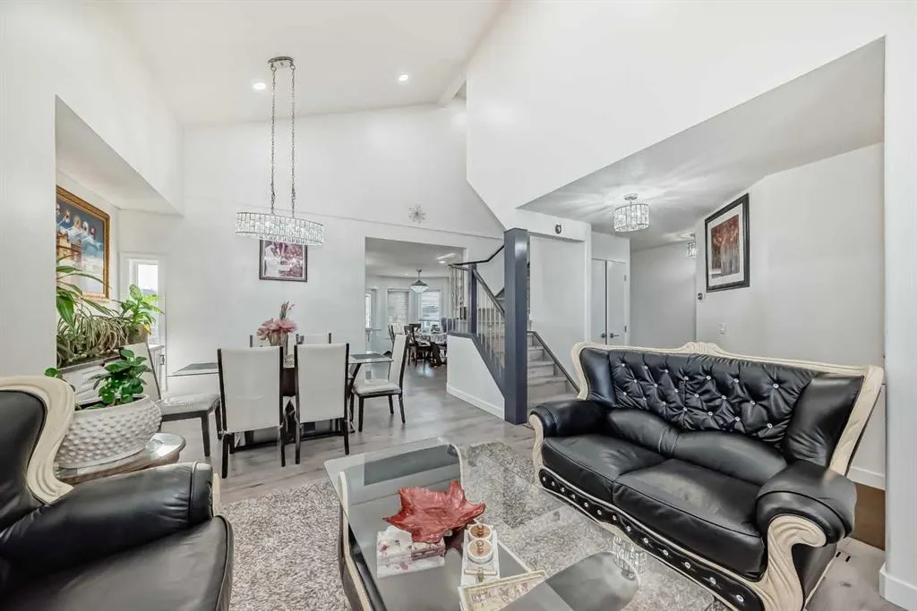204 Coral Keys Green NE