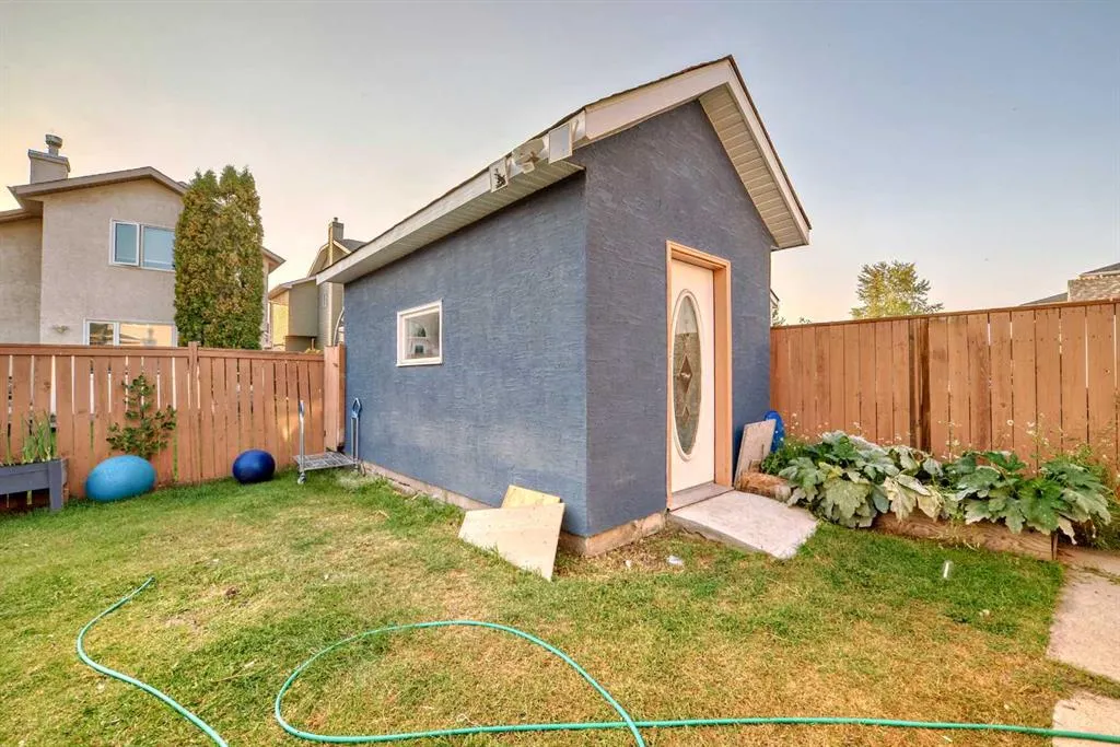 204 Coral Keys Green NE