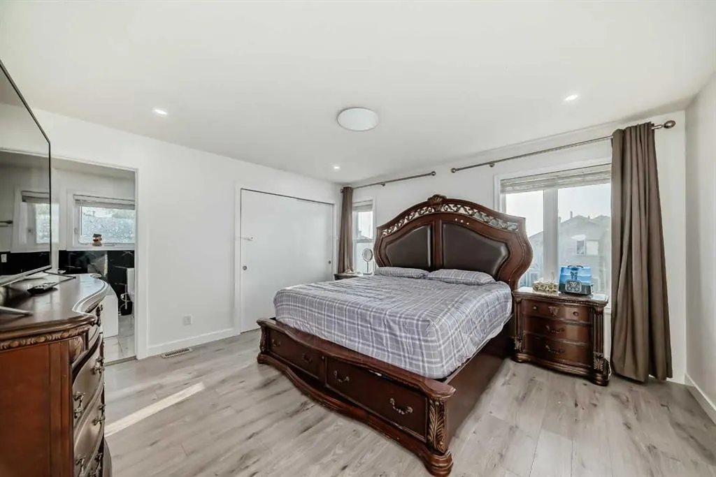204 Coral Keys Green NE