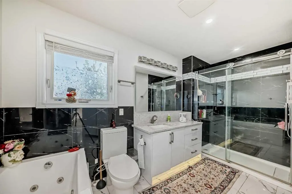 204 Coral Keys Green NE