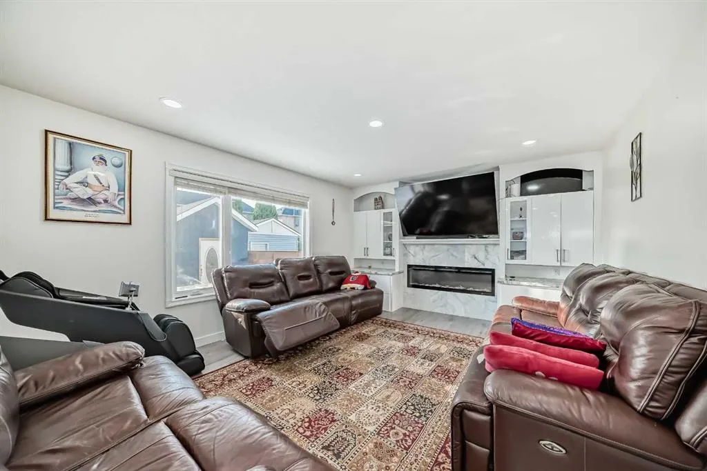 204 Coral Keys Green NE