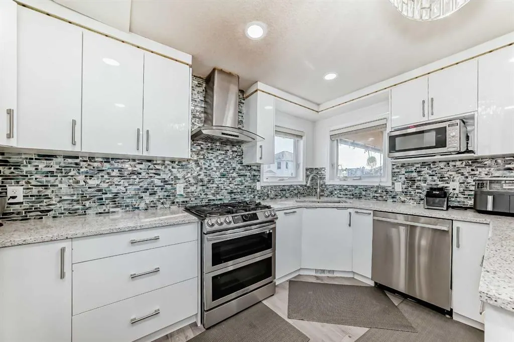 204 Coral Keys Green NE
