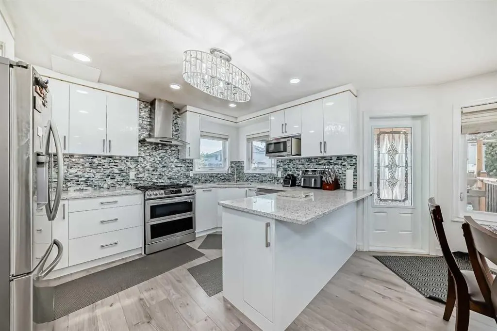 204 Coral Keys Green NE