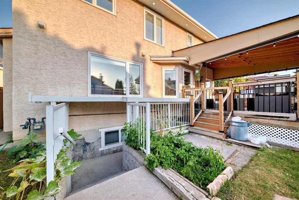204 Coral Keys Green NE