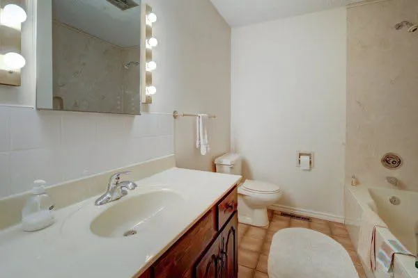 16 Cedar Crescent