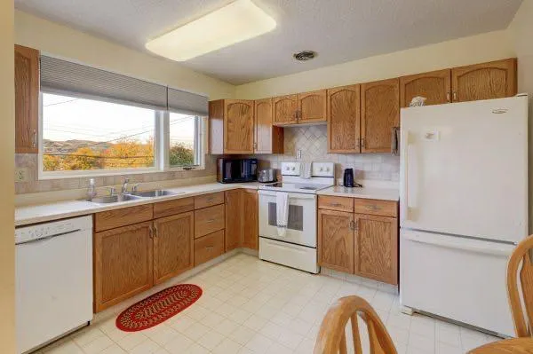 16 Cedar Crescent