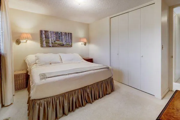 16 Cedar Crescent