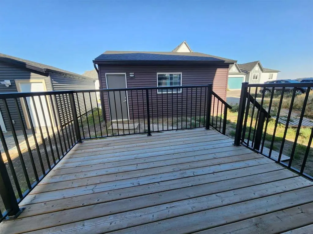 292 Lucas Boulevard NW
